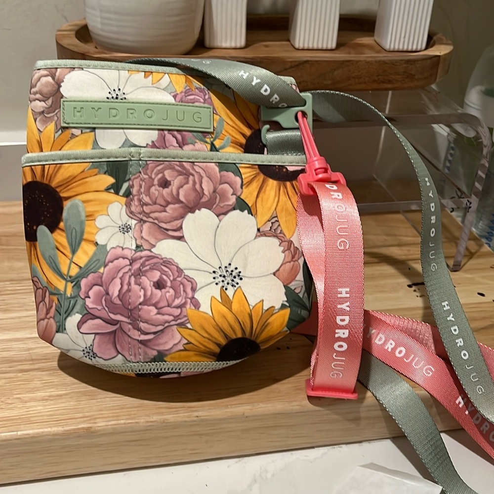 HydroJug Pro Limited Edition Summer Floral Flower Sleeve with double strap